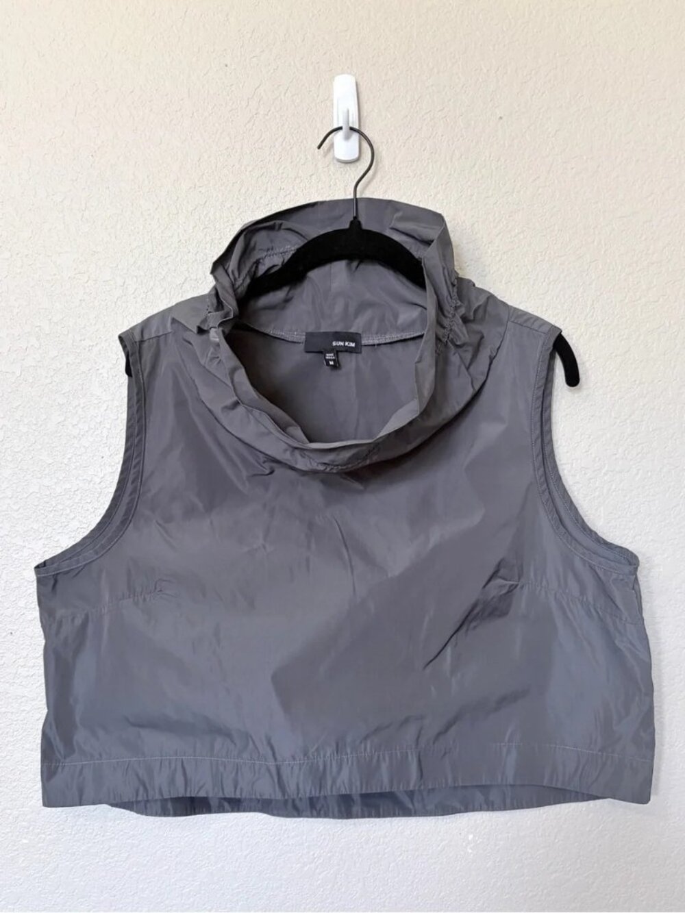 Sun Kim Gray Wire Collar Crop Top Medium